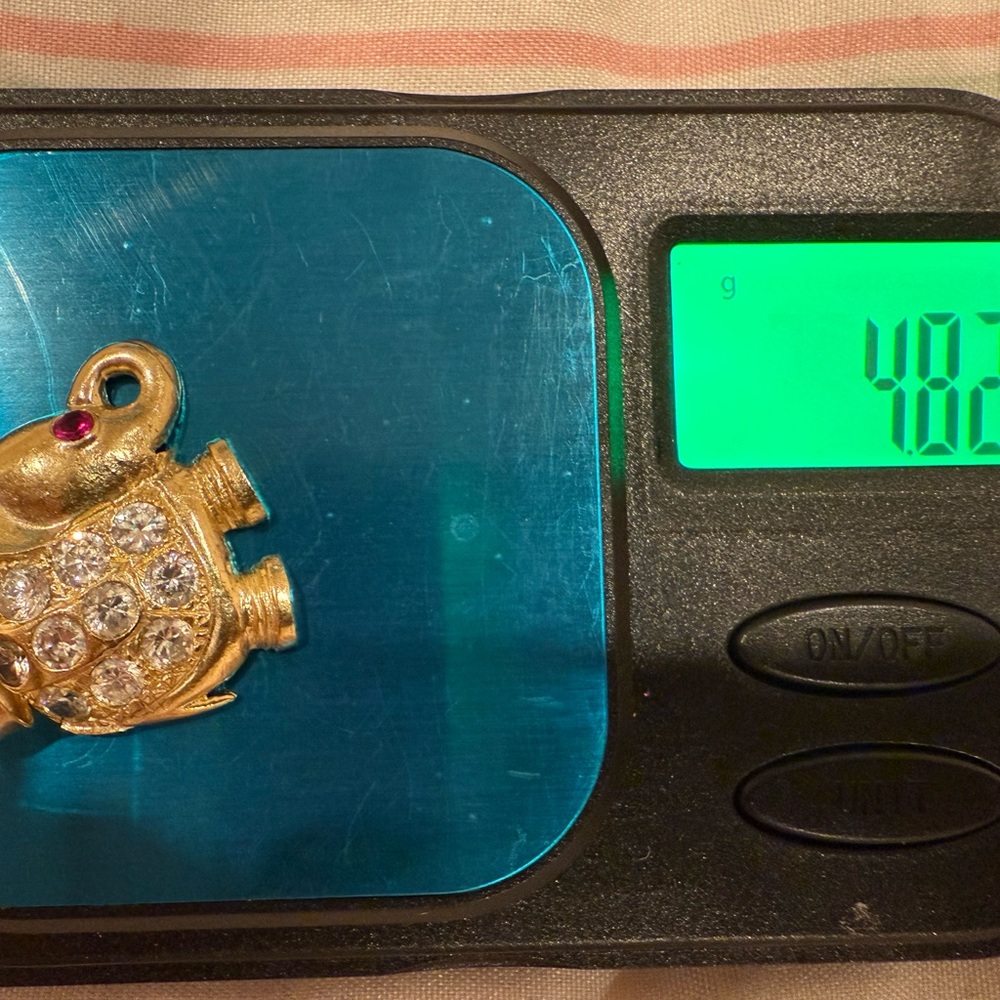 14k solid gold elephant pendant - Picture 5 of 5